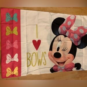 Jay Franco Disney Minnie Mouse Bigger The Bow 1 Pack‎ Pillowcase - Double-Sided